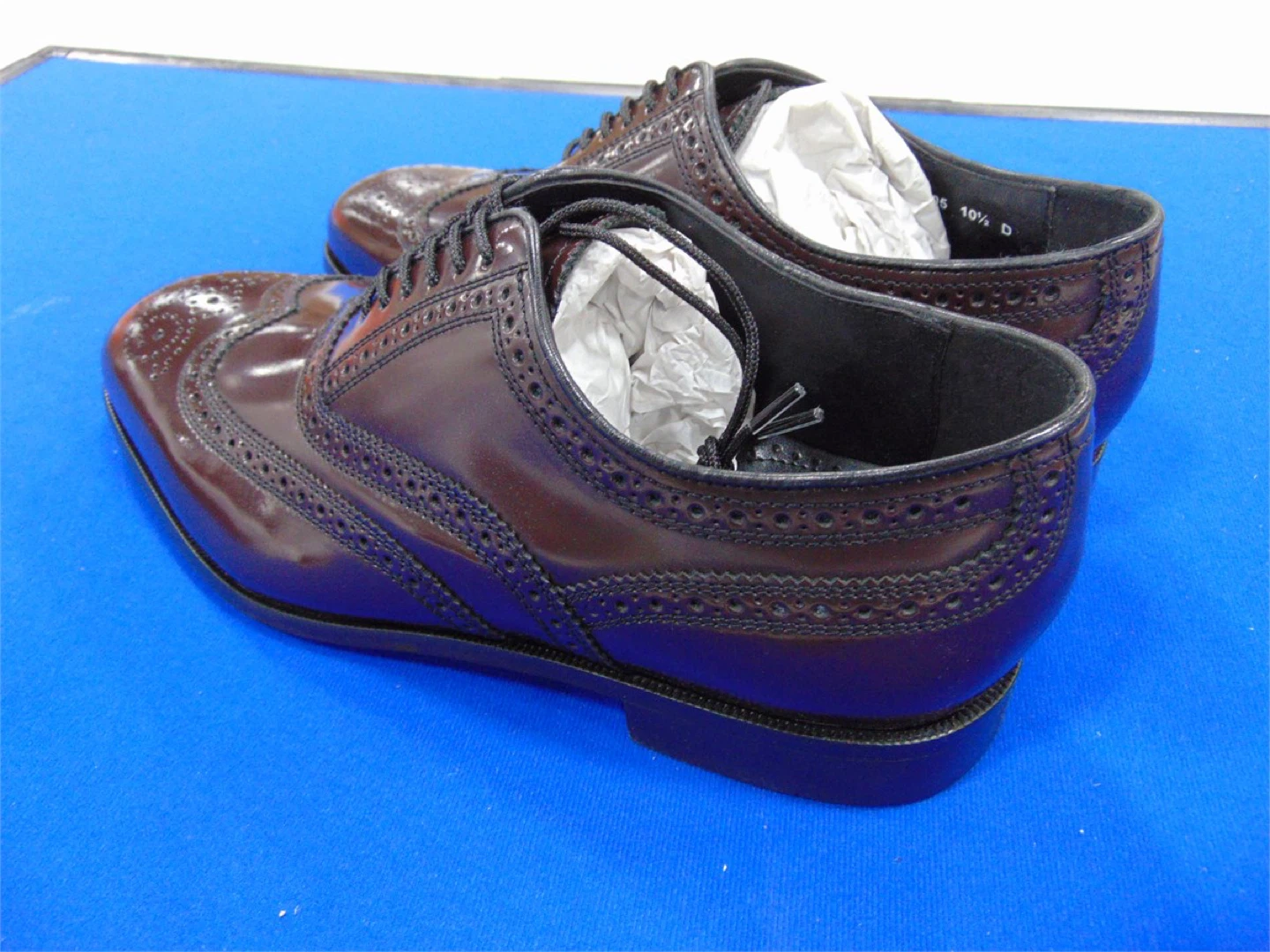 Florsheim Lexington Burgundy Wingtip Dress Shoes - Size 10.5 - photo 2