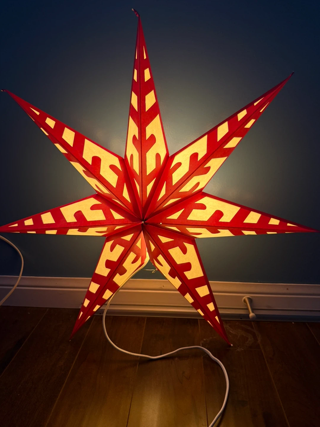 Red & White Moravian Star Light