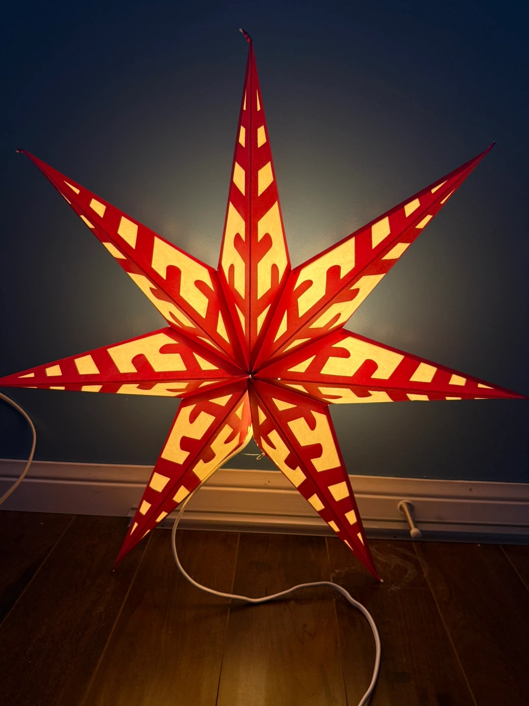 Red & White Moravian Star Light - photo 2