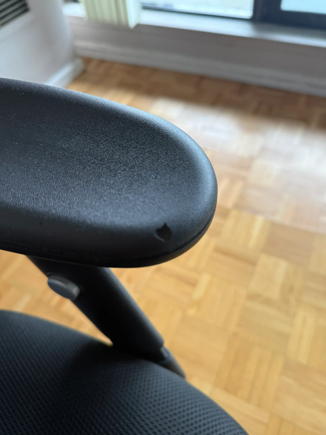 Black Office Chair - photo 4