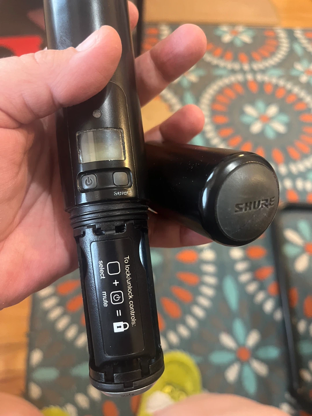 Shure Beta 58A Wireless Microphone with leather case - photo 4