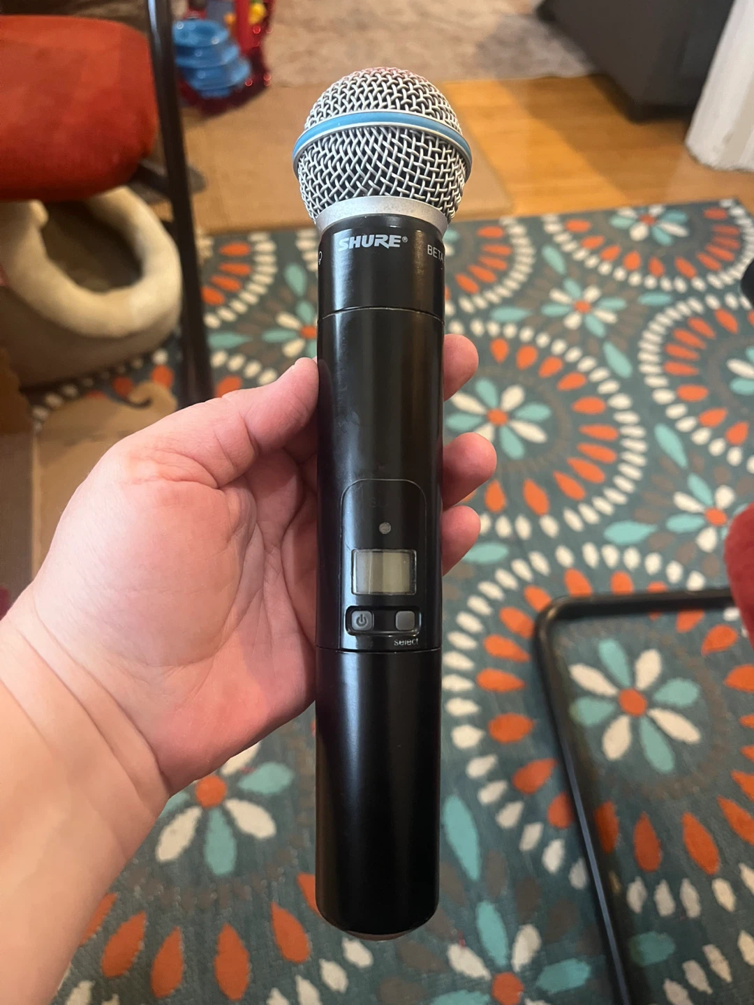 Shure Beta 58A Wireless Microphone with leather case - photo 2