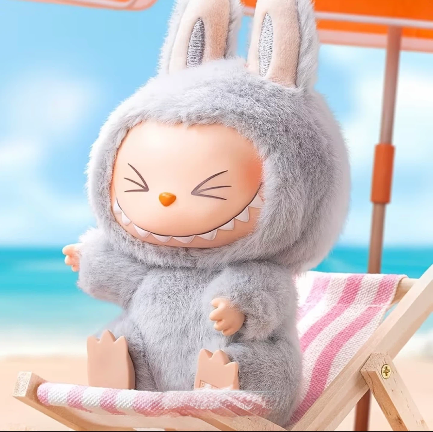 THE MONSTERS Have A Seat Plush Figure - photo 2