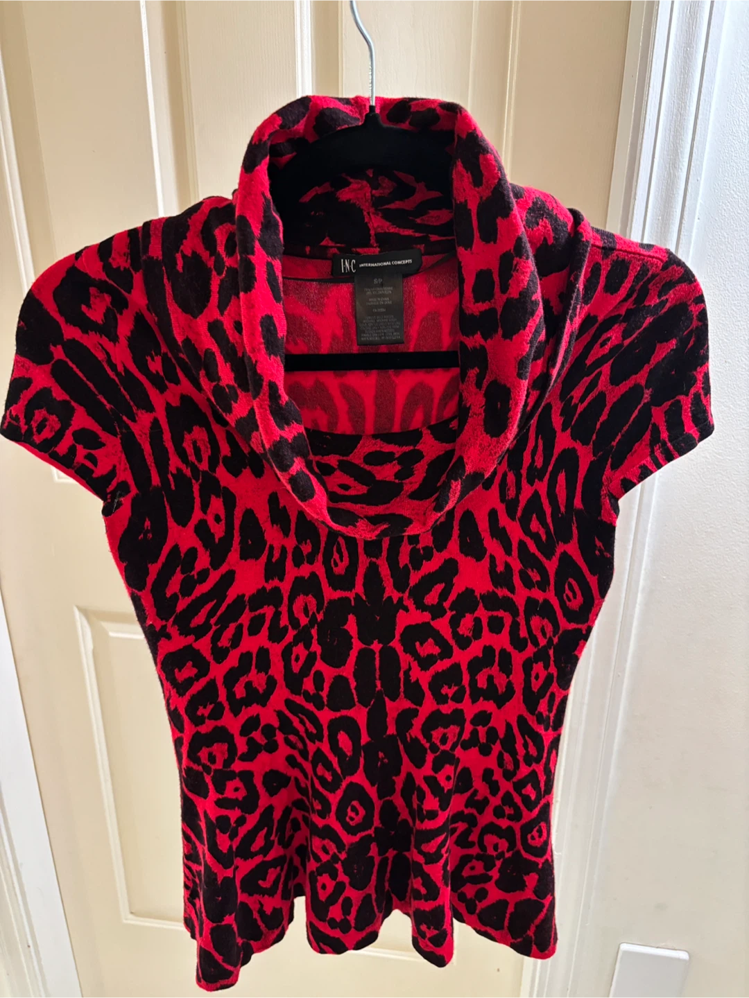 ❤️ 🐆 NEW INC International Concepts Red Leopard Print Top  🐆❤️