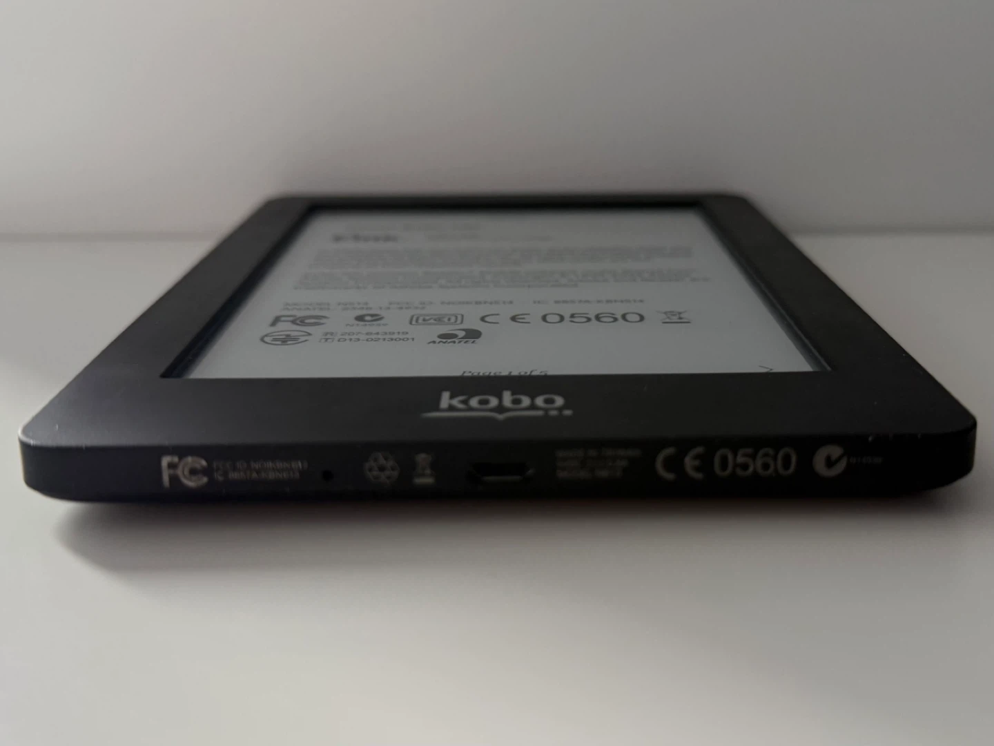 Kobo Glo eReader 2GB Black - photo 3