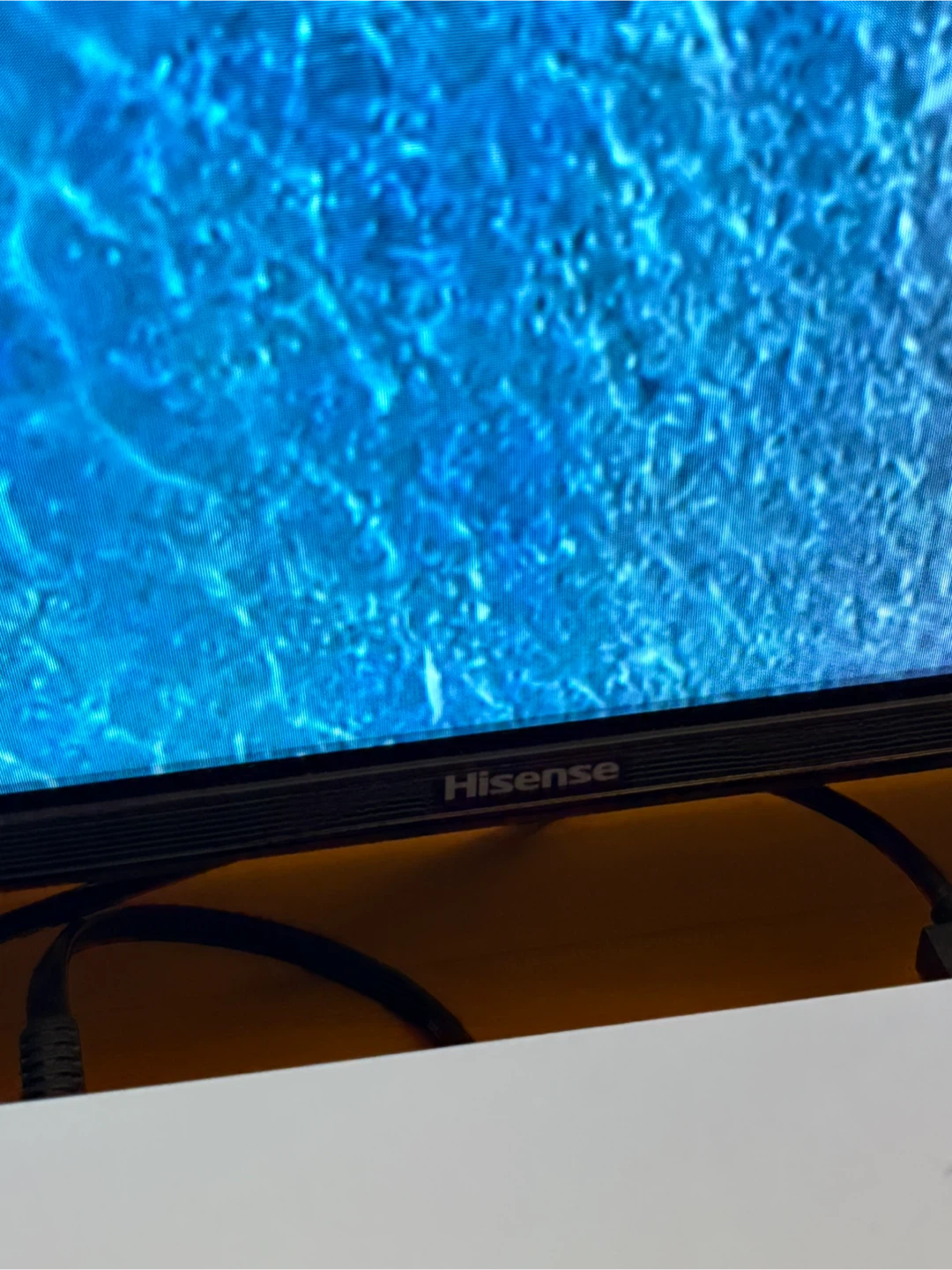 65” Hisense Smart TV - 4K UHD - Excellent Condition - photo 4