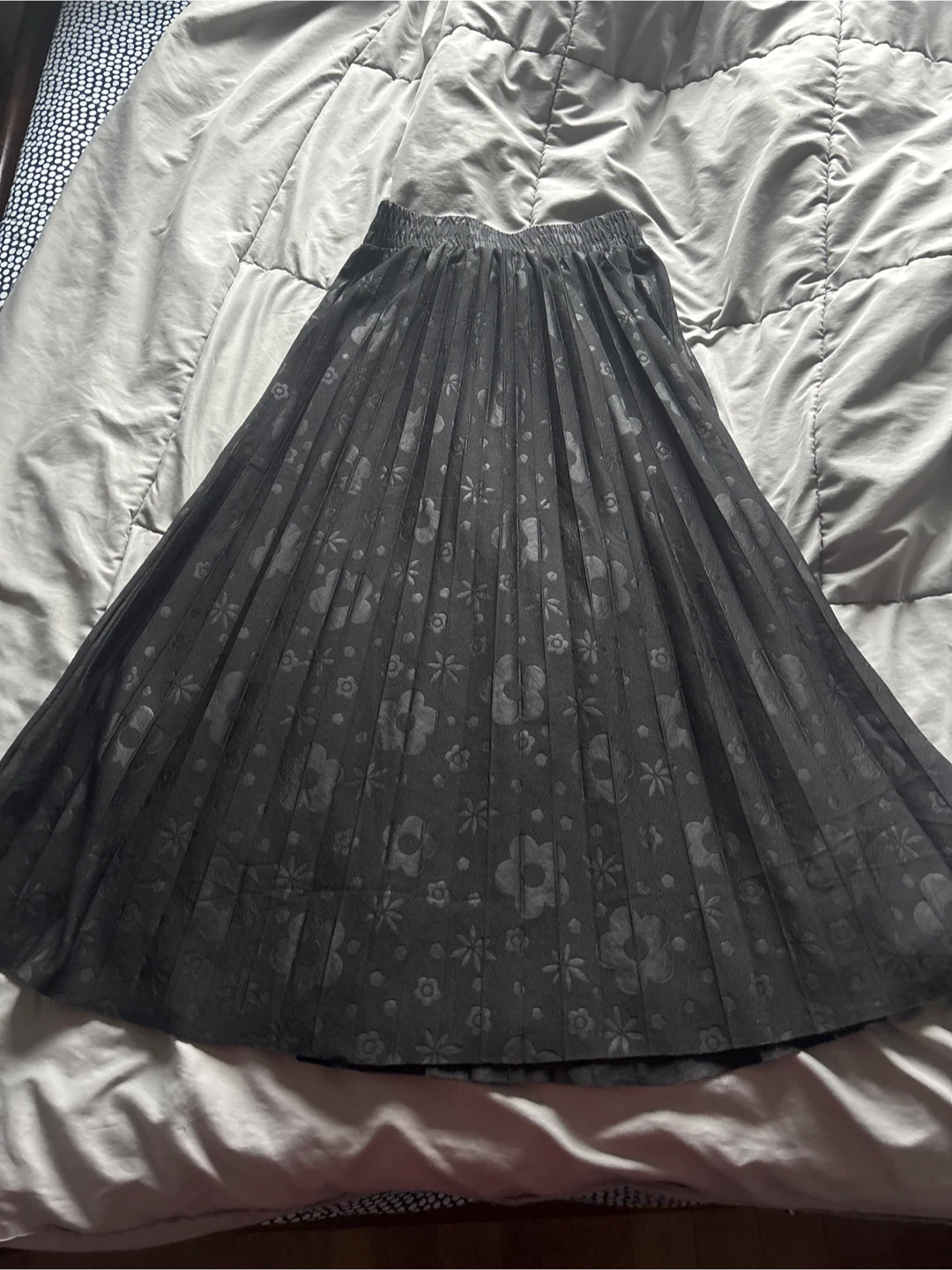 Floral Pleated Skirt - Black