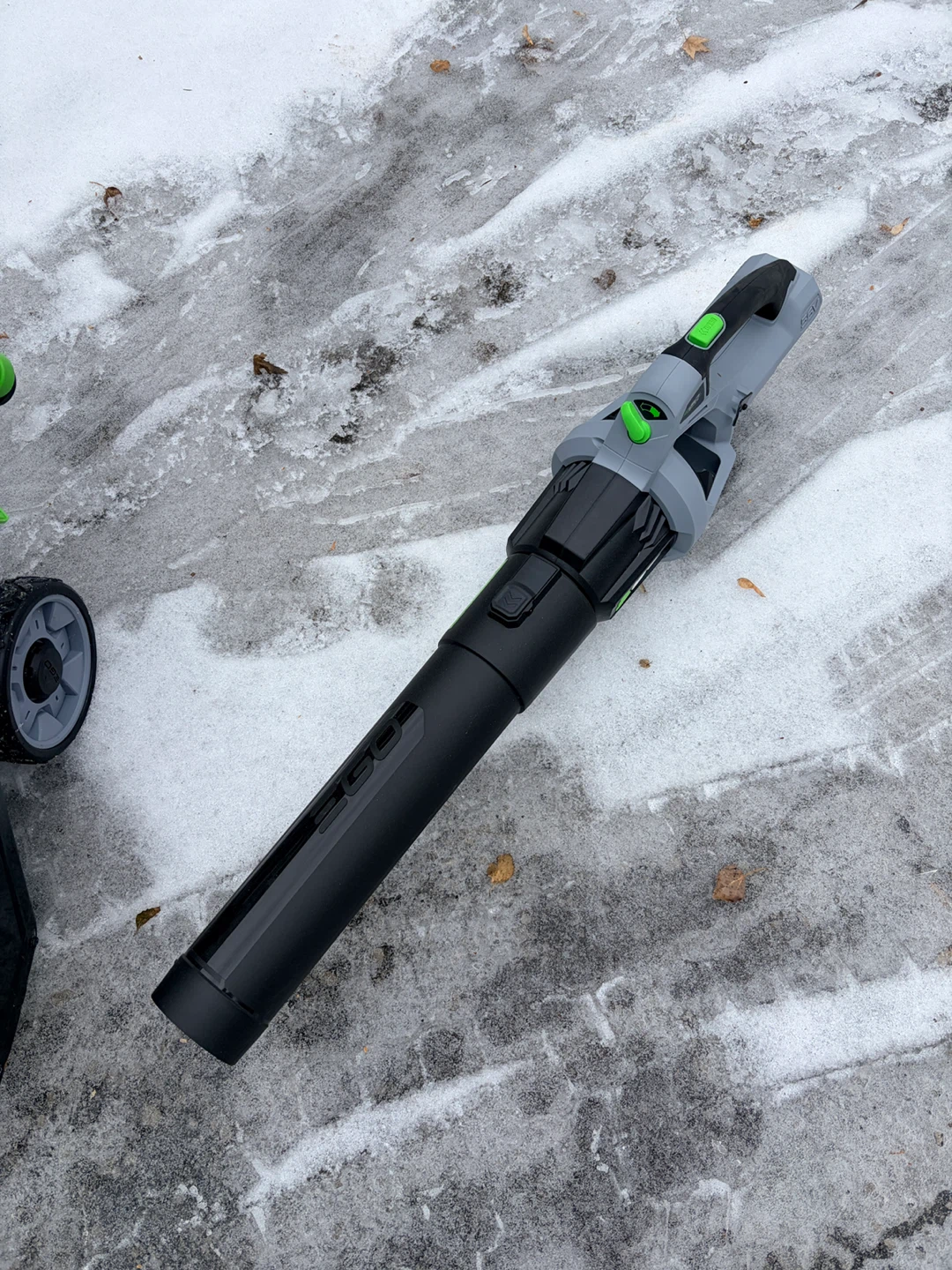 EGO 21" Snow Blower with Peak Power & Leaf Blower - photo 3