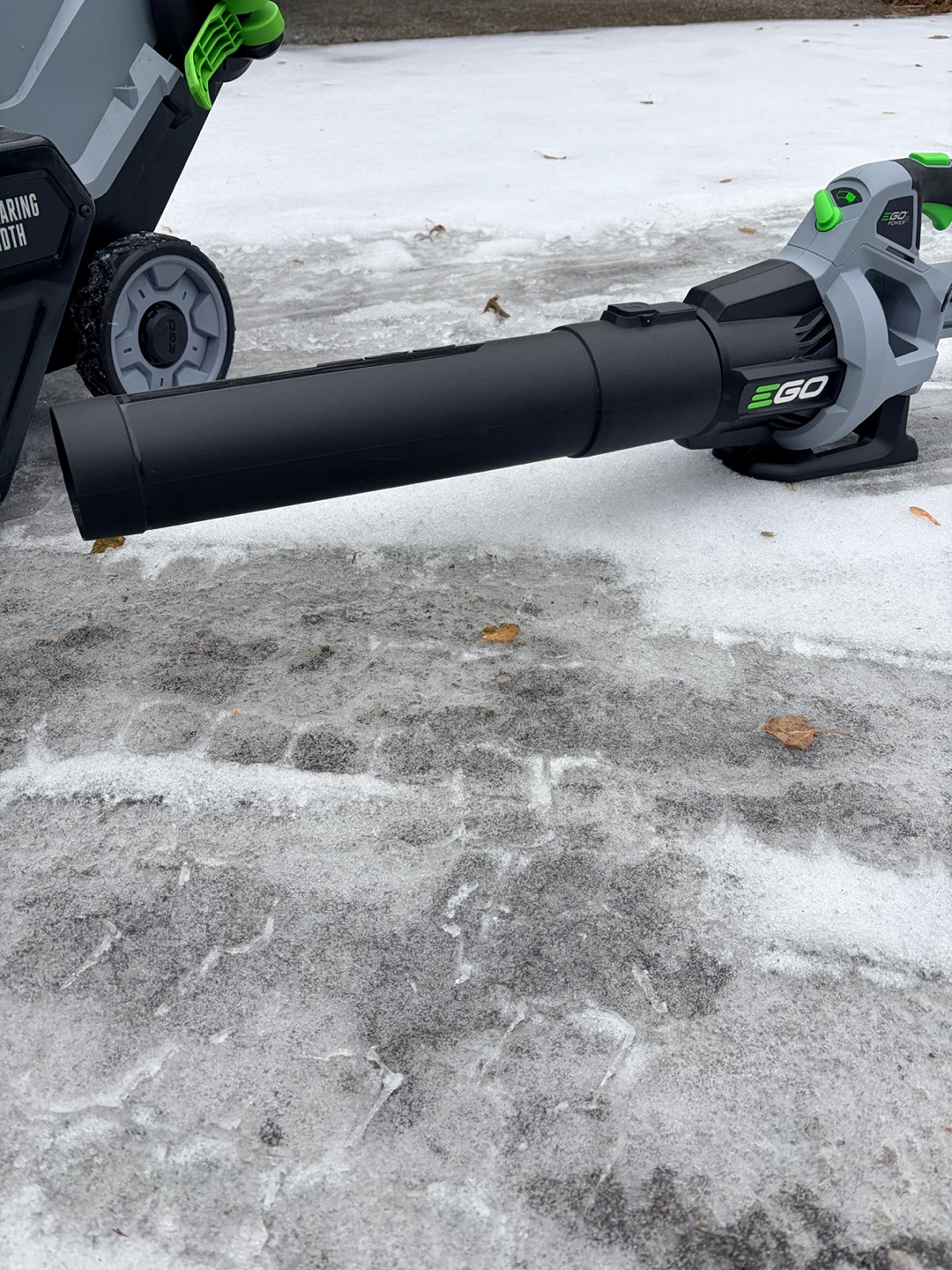 EGO 21" Snow Blower with Peak Power & Leaf Blower - photo 4