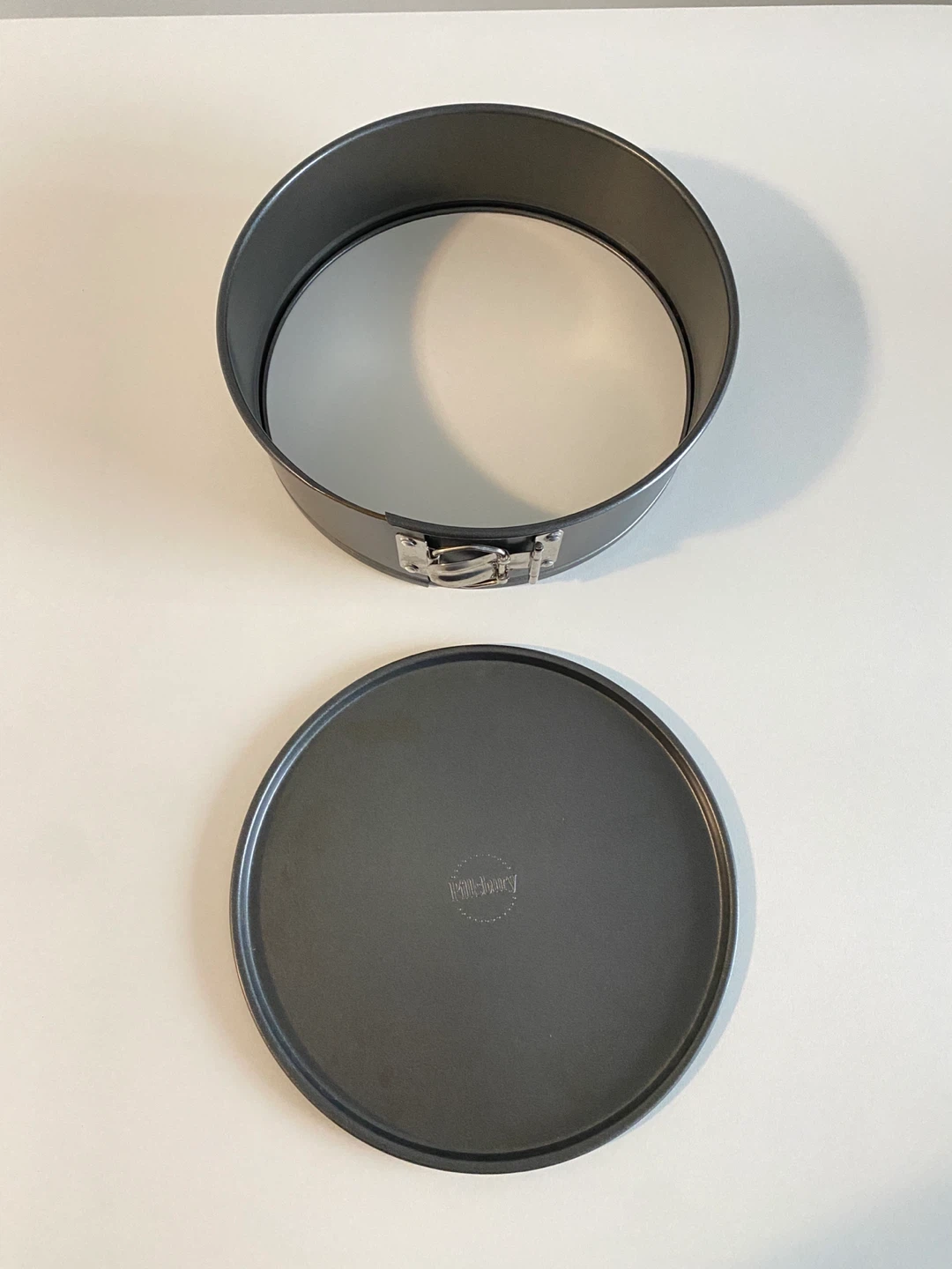 Carbon Steel Non-Stick Cake Pan - photo 4