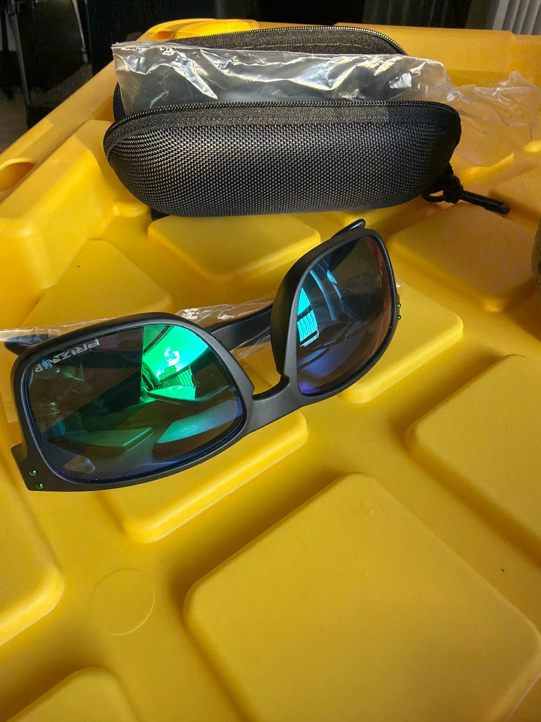 Oakley Sunglasses with Case - photo 3