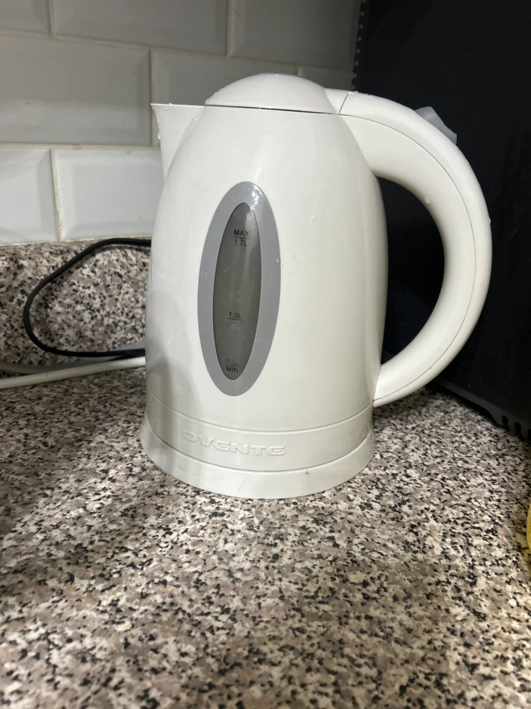 Ovente Electric Kettle - White