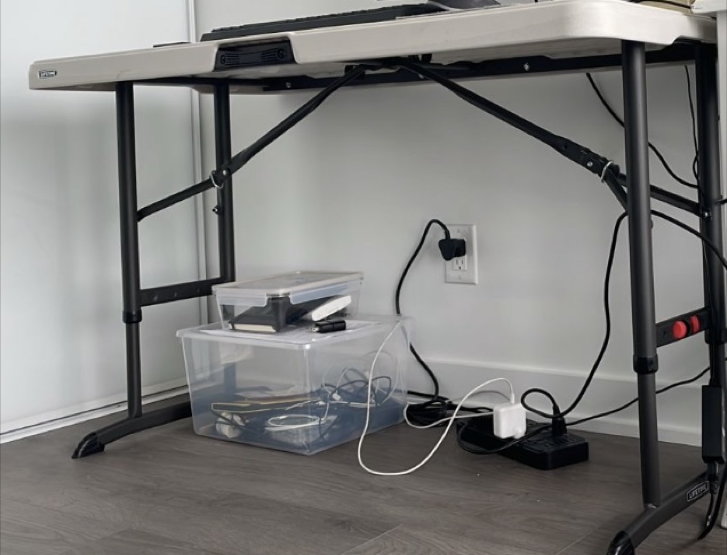 Height adjustable table and chair - photo 2