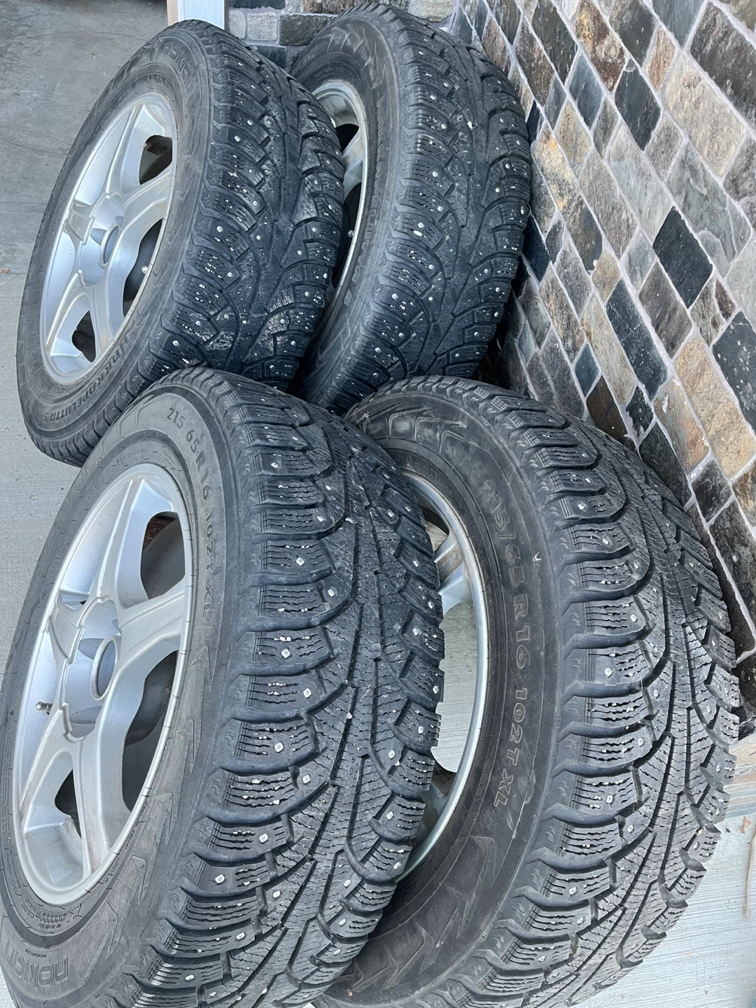 Set of 4 Winter Tires 215/65 R16 - photo 4