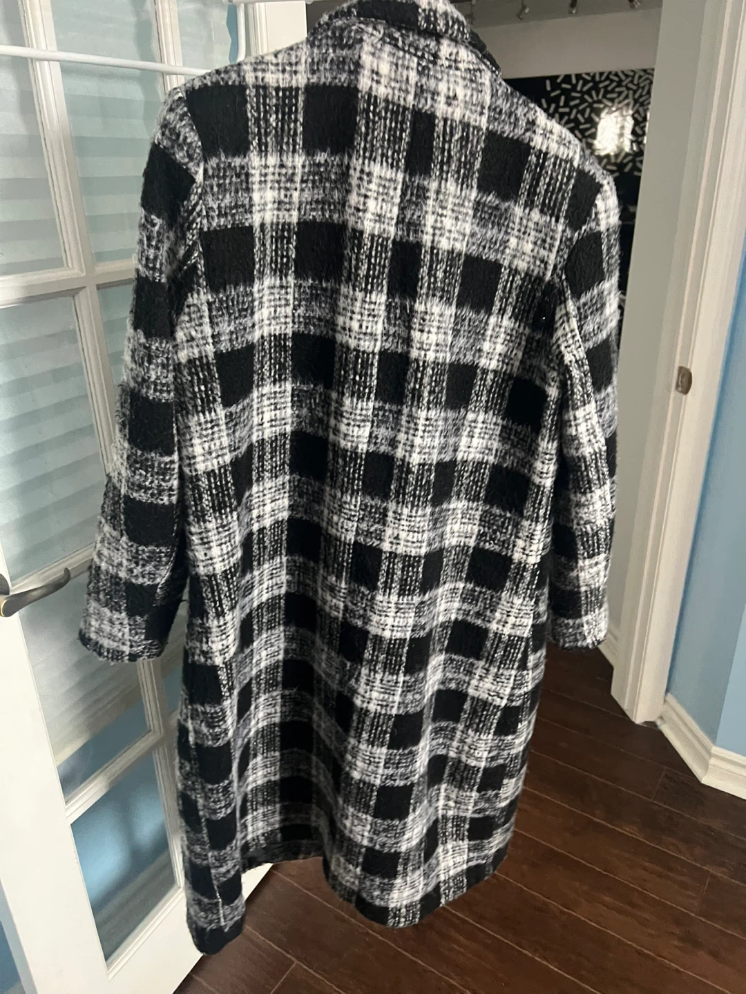 Suzy Shier Black & White Plaid Coat - photo 5