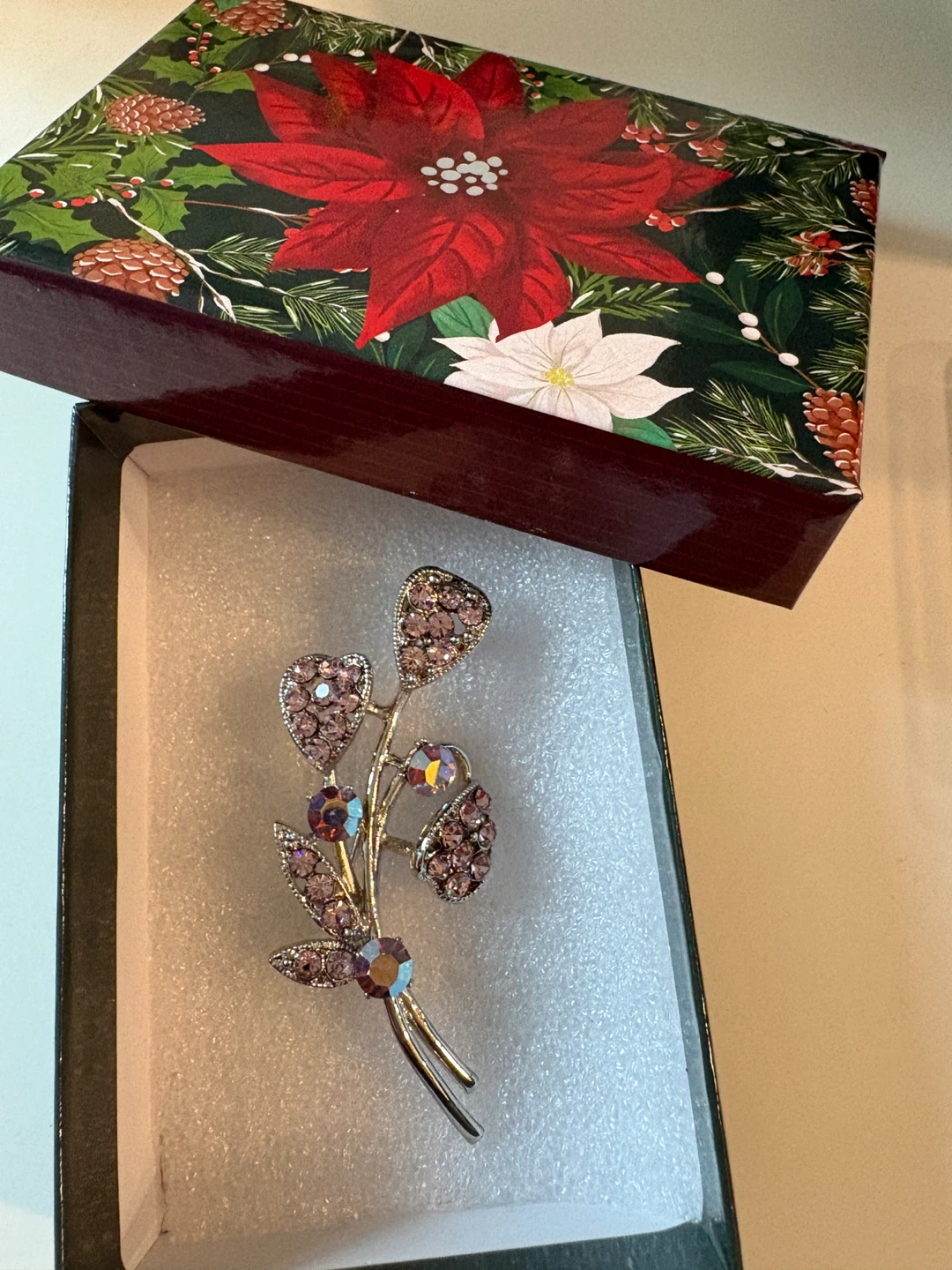 Vintage Style Flower Brooch with Rhinestones! - photo 4