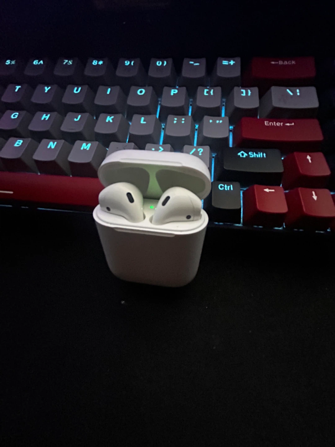 Apple AirPods (2nd Generation) - photo 3