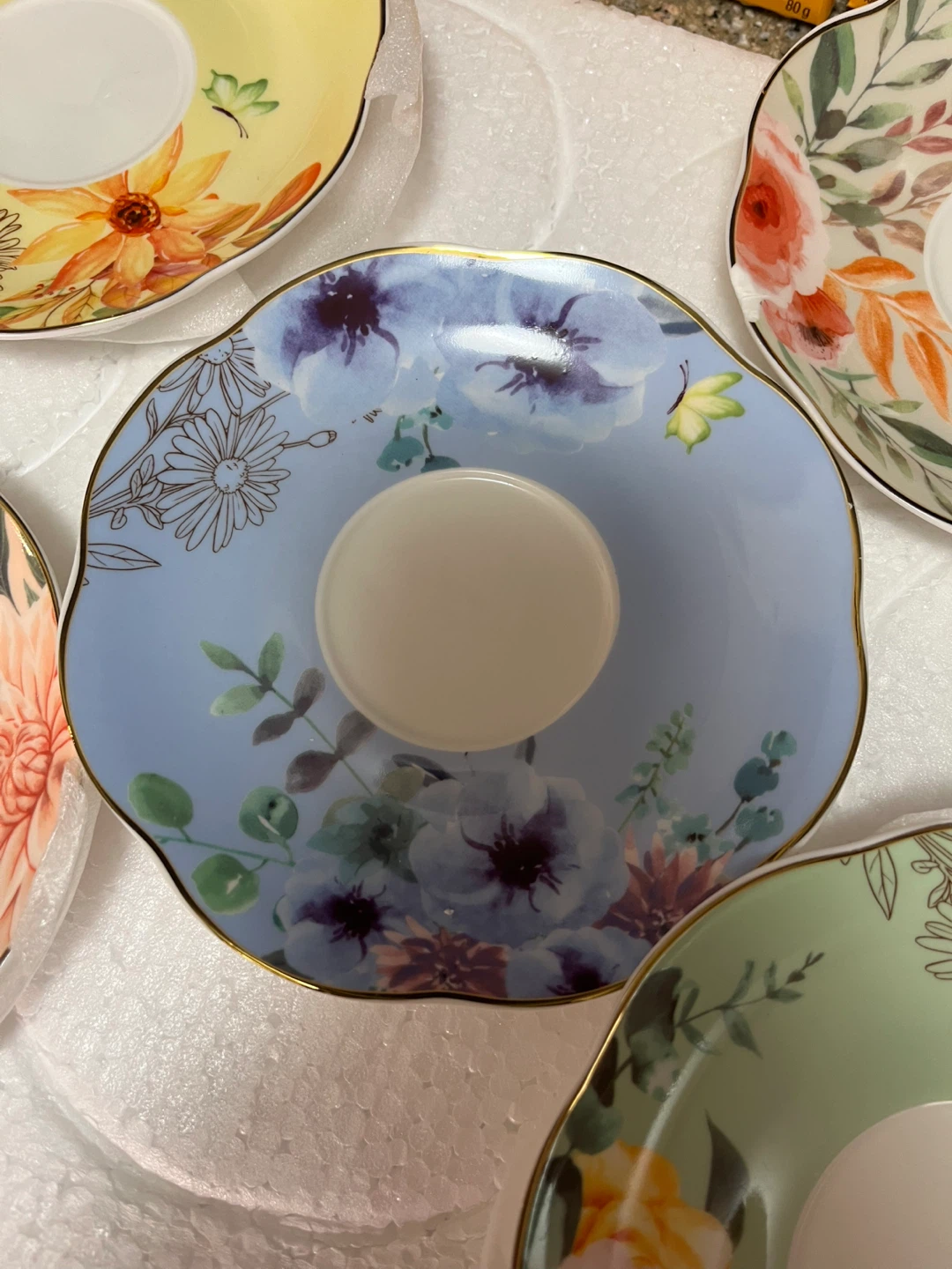 Floral Tea Cups Set - like New in Box - photo 4