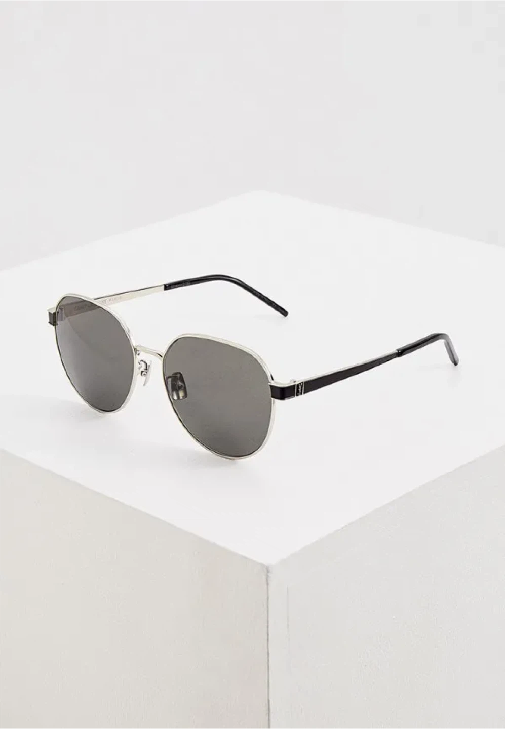 Authentic Yves Saint Laurent Sunglasses with case - photo 5