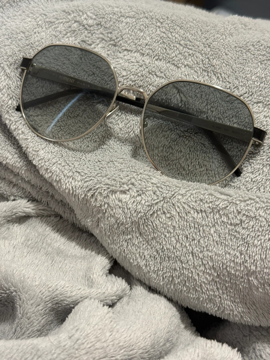 Authentic Yves Saint Laurent Sunglasses with case - photo 2