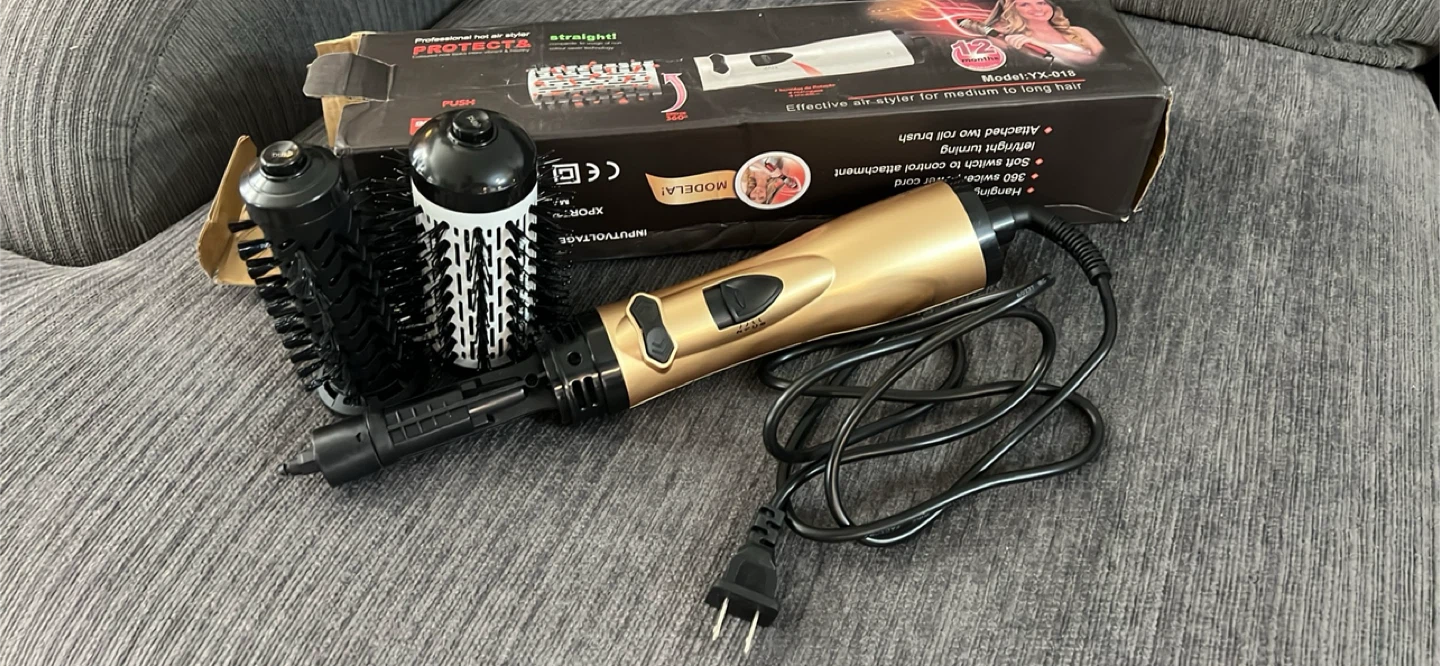 2-in-1 Hot Air Styling Tool with 2 Brush Heads