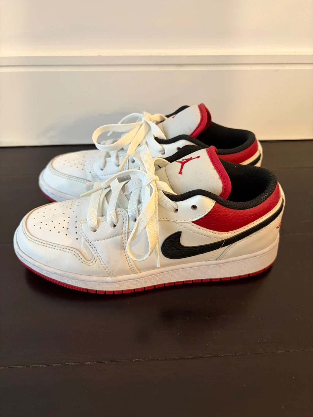 Jordan 1 Low White/Red - Size 4.5Y - photo 2