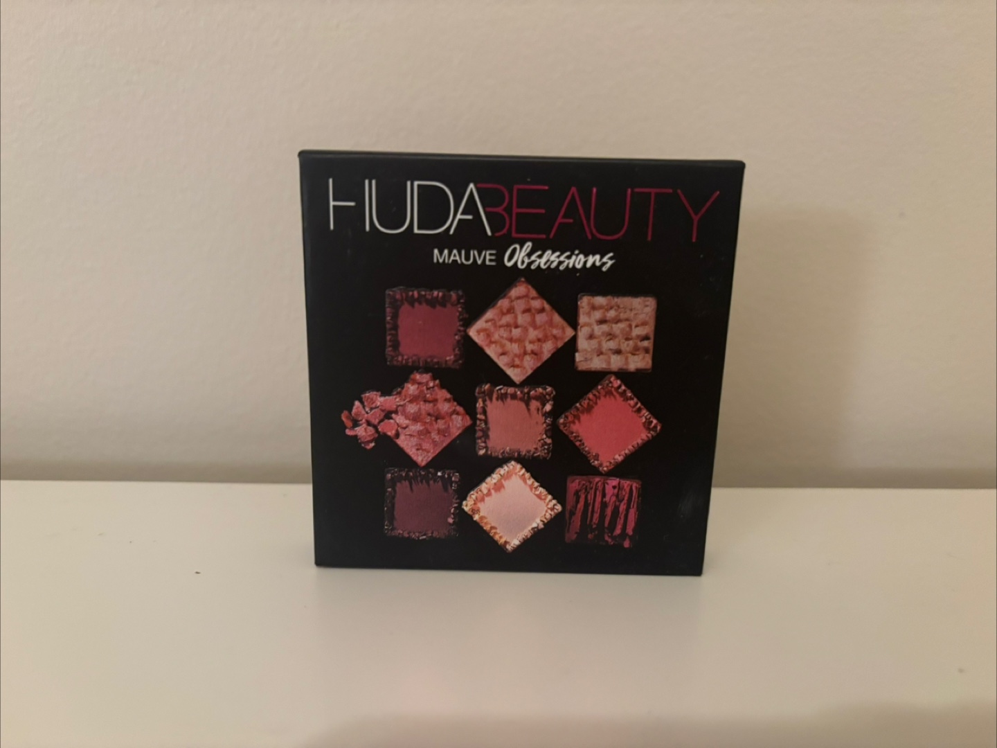 Huda Beauty Mauve Obsessions Eyeshadow Palette