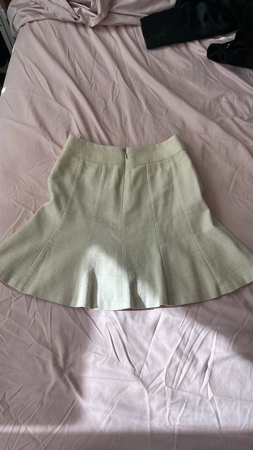 Off-white banana republic women’s petite size 0 fluted skirt - photo 3