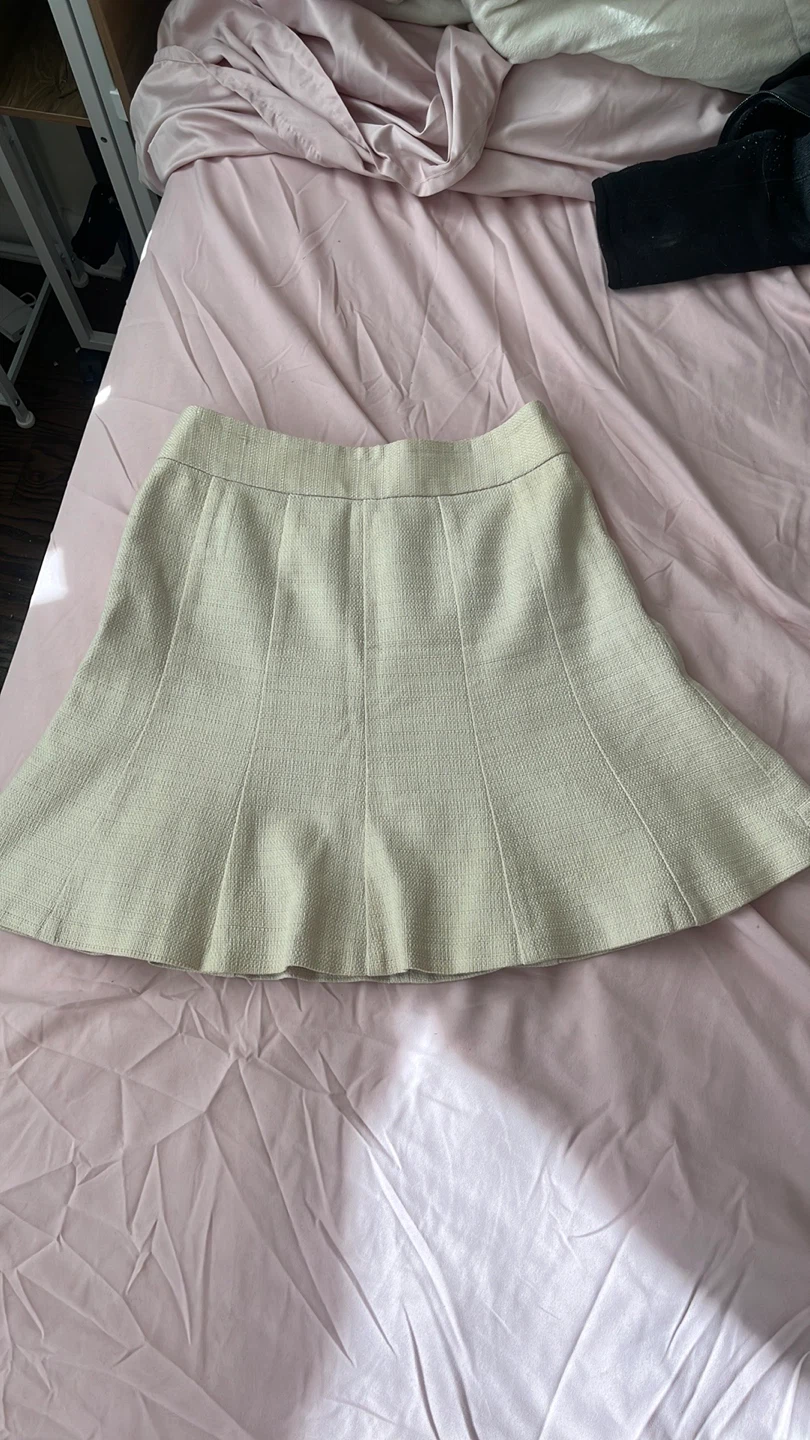 Off-white banana republic women’s petite size 0 fluted skirt - photo 2