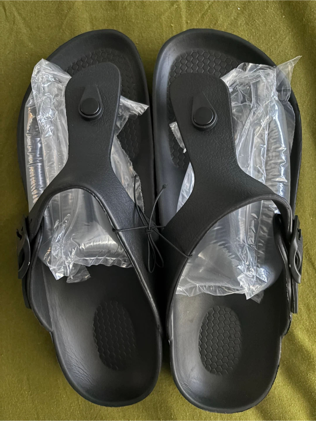 Rubber Sandals - Size 45 Black. Great for your beach vacation 🏖️