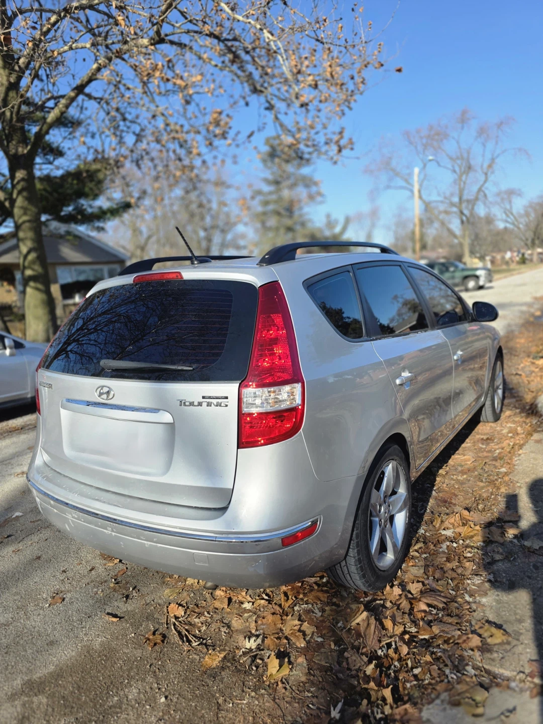 Hyundai  Elantra - photo 2
