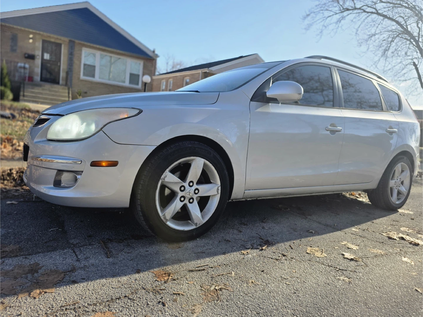 Hyundai  Elantra - photo 3