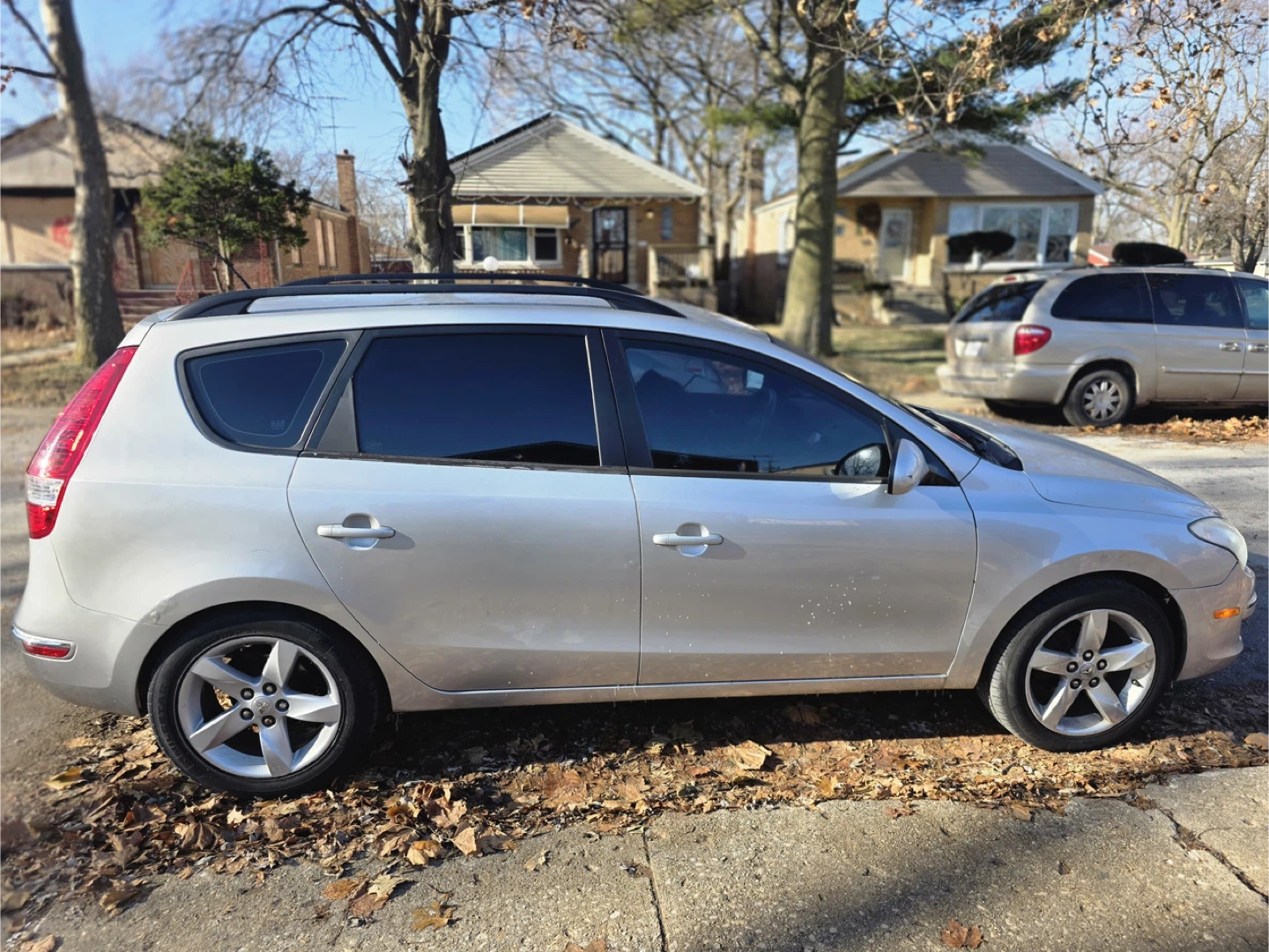 Hyundai  Elantra - photo 4
