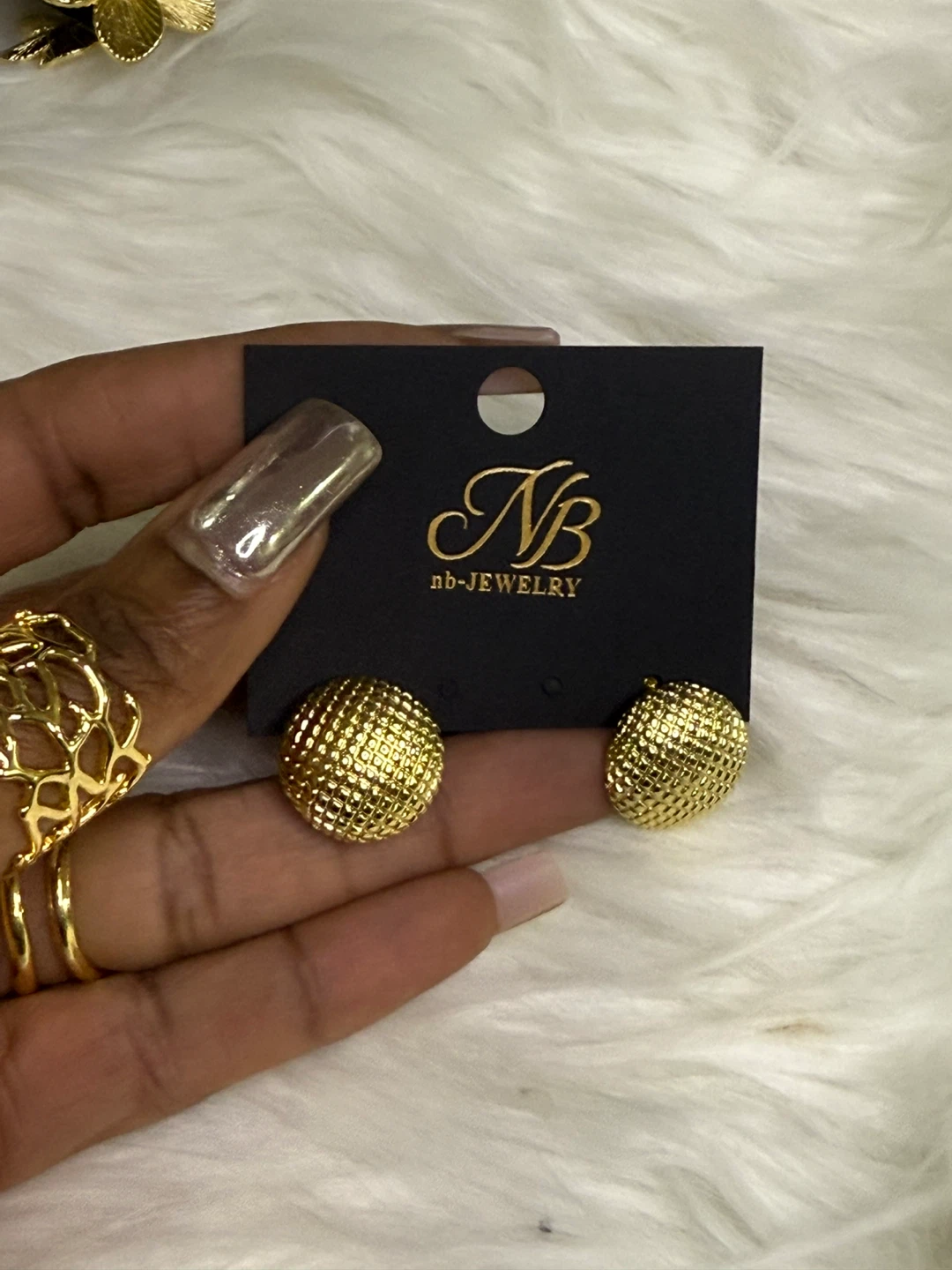 NB-JEWELRY Gold Stud Earrings
