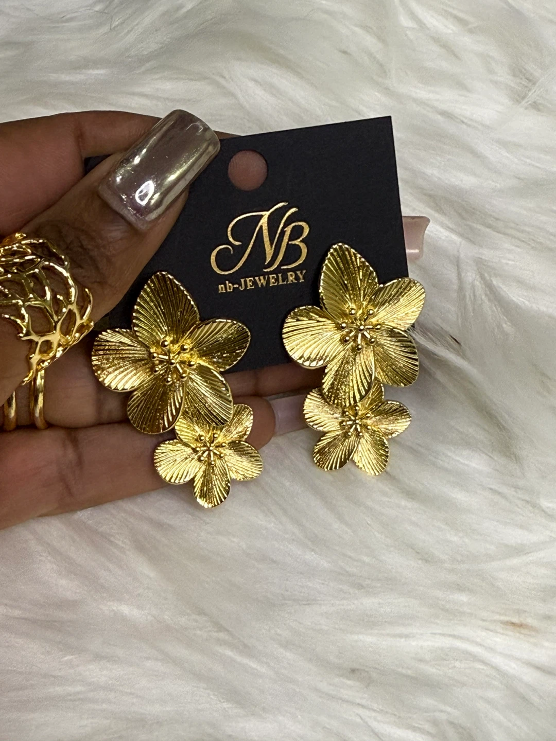 Elegant Gold Flower Drop Earrings