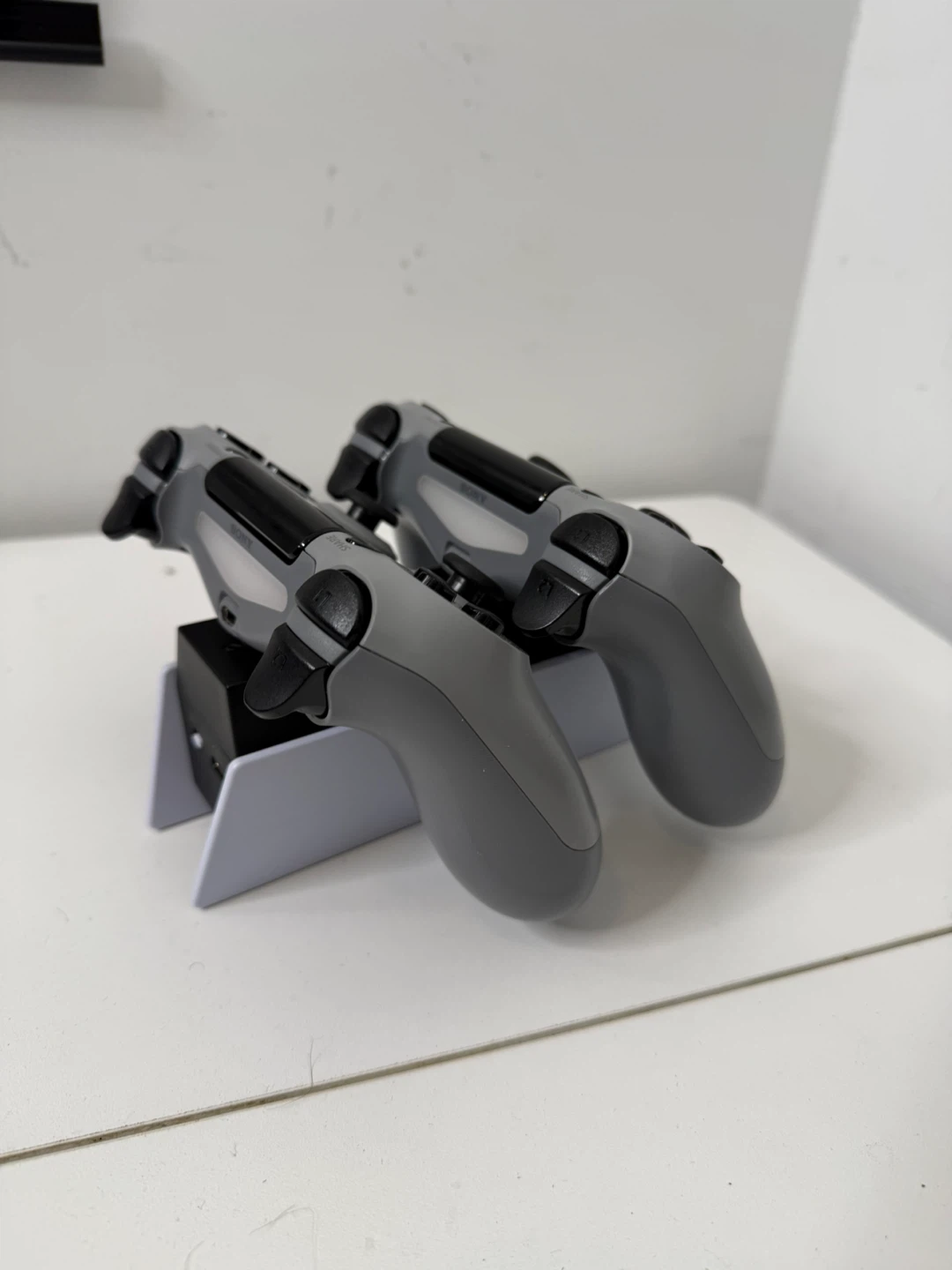 Two DualShock 4 Anniversary edition with charger - photo 4