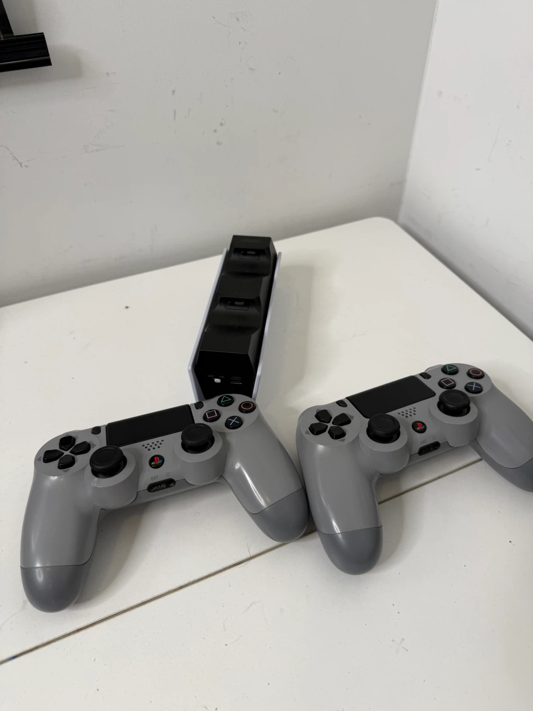 Two DualShock 4 Anniversary edition with charger - photo 5