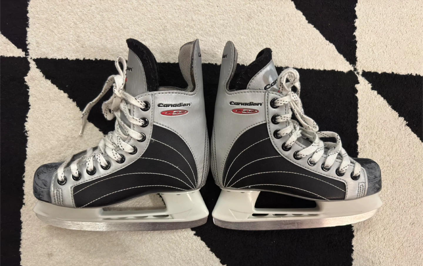 Canadian Skates - Size US 2