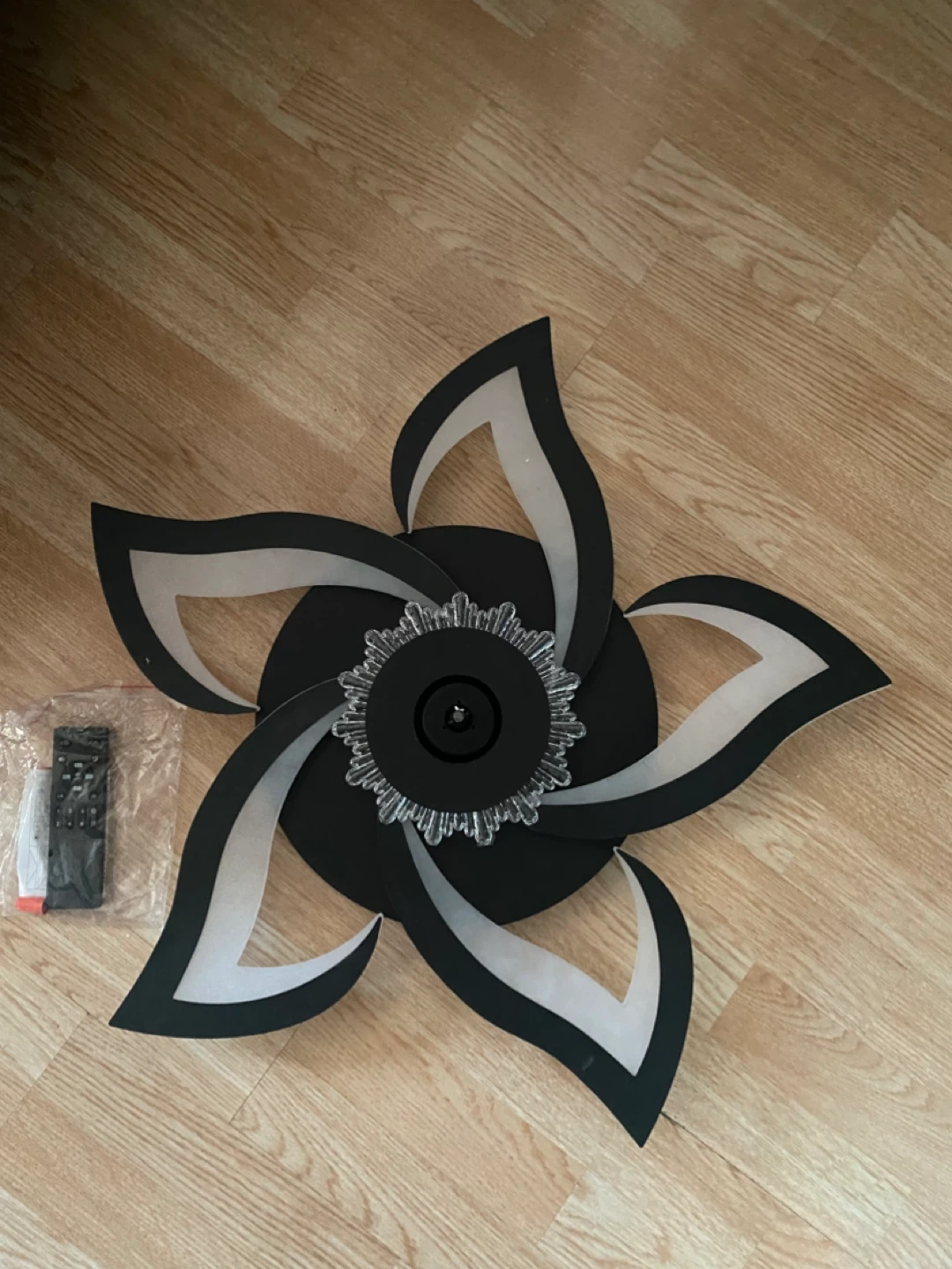 Flower Ceiling Light Fixture with Remote