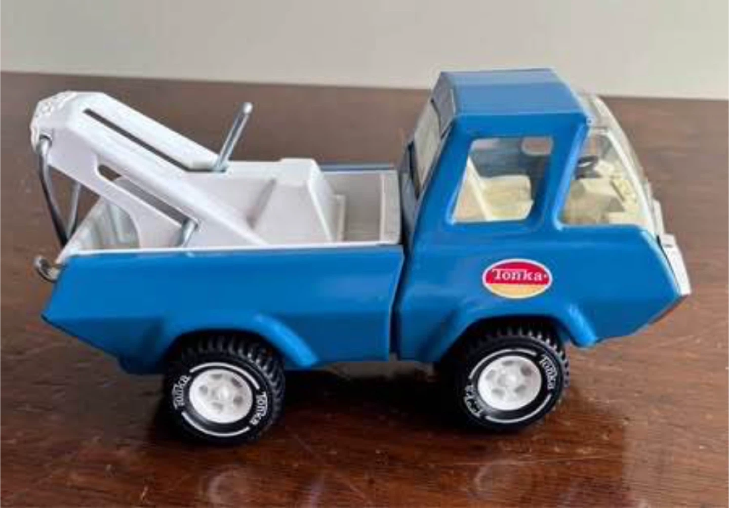 Vintage 1970s Tonka 9" Tow Wrecker Truck Pressed Steel