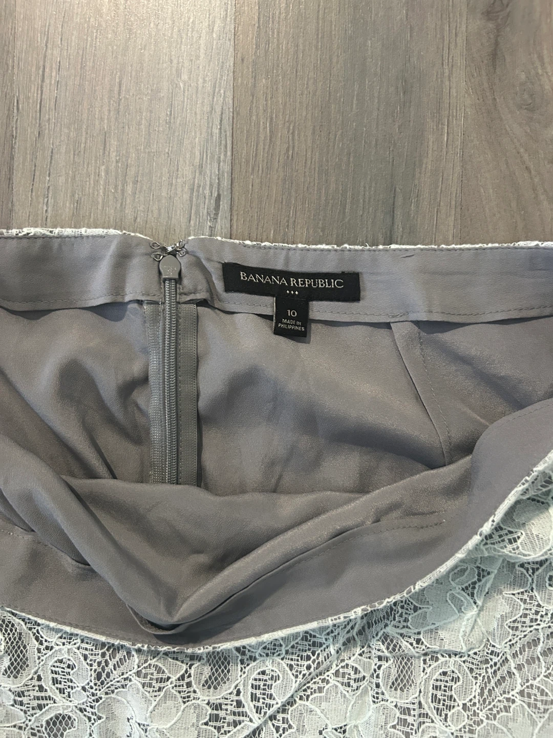 Banana Republic Lace Skirt - Size 10 - photo 2