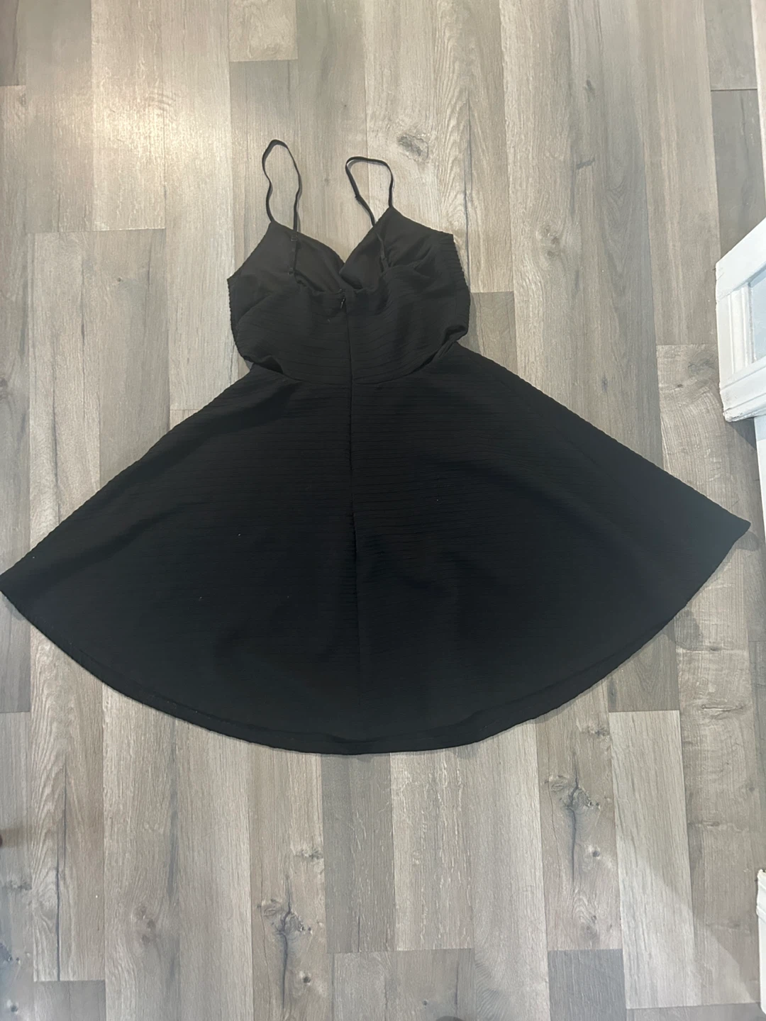 Black Dress side cutout dress - photo 3