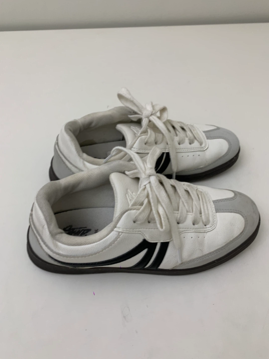 Sharp White & Grey Sneakers - Size 6 - shoes - photo 3
