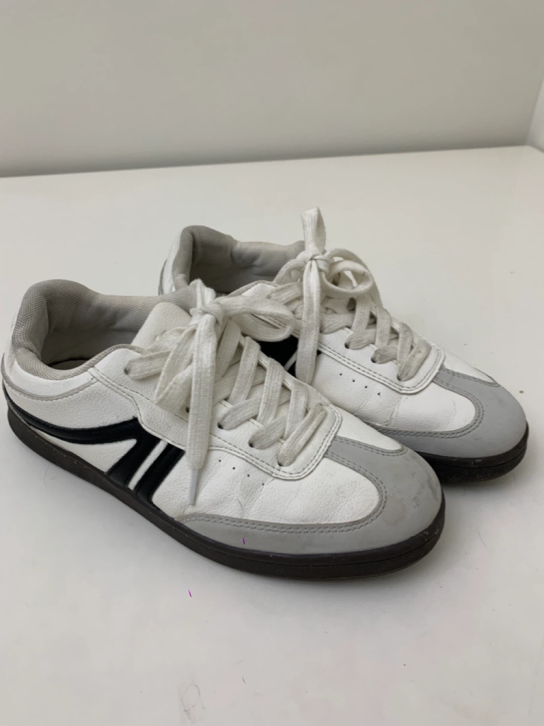 Sharp White & Grey Sneakers - Size 6 - shoes - photo 2