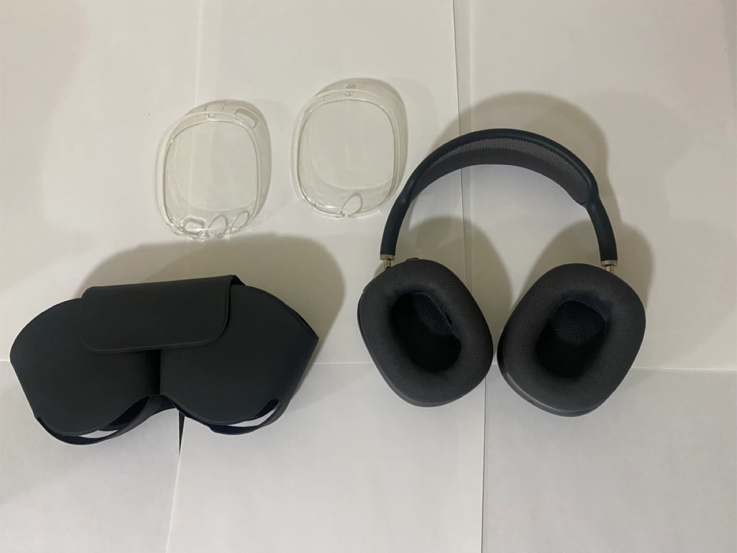 AirPods Max, Space Gray, Excellent Condition, With Case