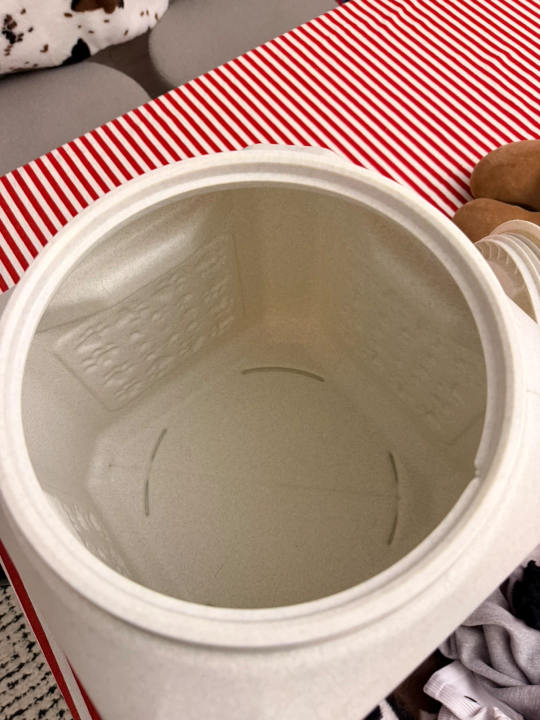 35-lb pet food container - photo 2