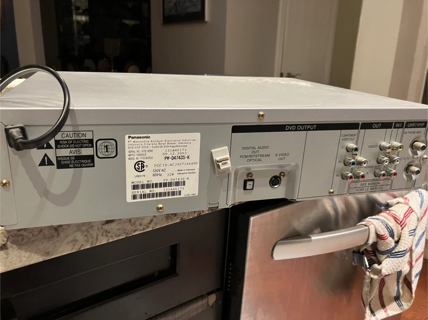 Panasonic PV-D4743S-K VCR/DVD Combo Player - photo 2