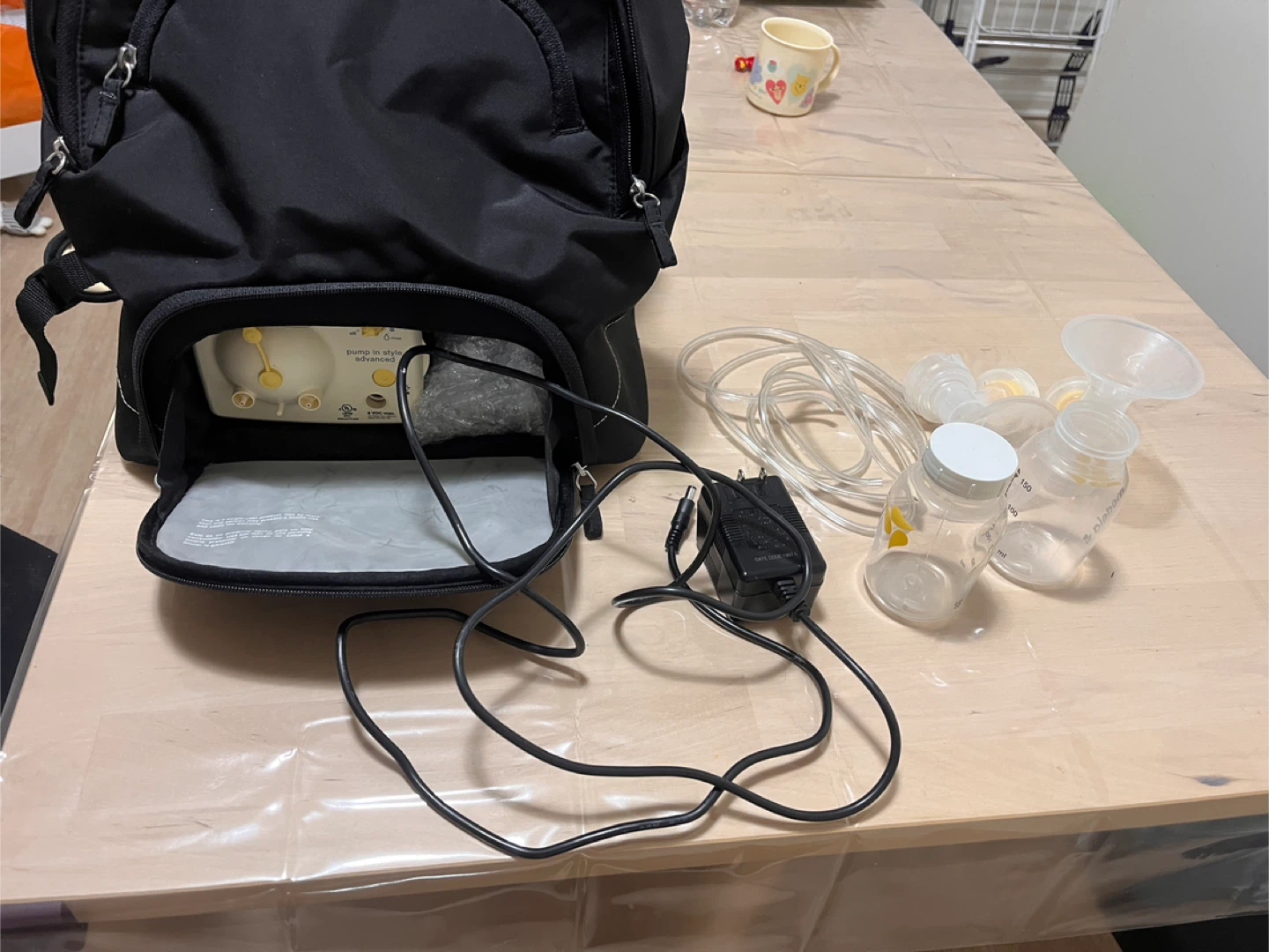 Medela Electric Breast Pump w/ Bag