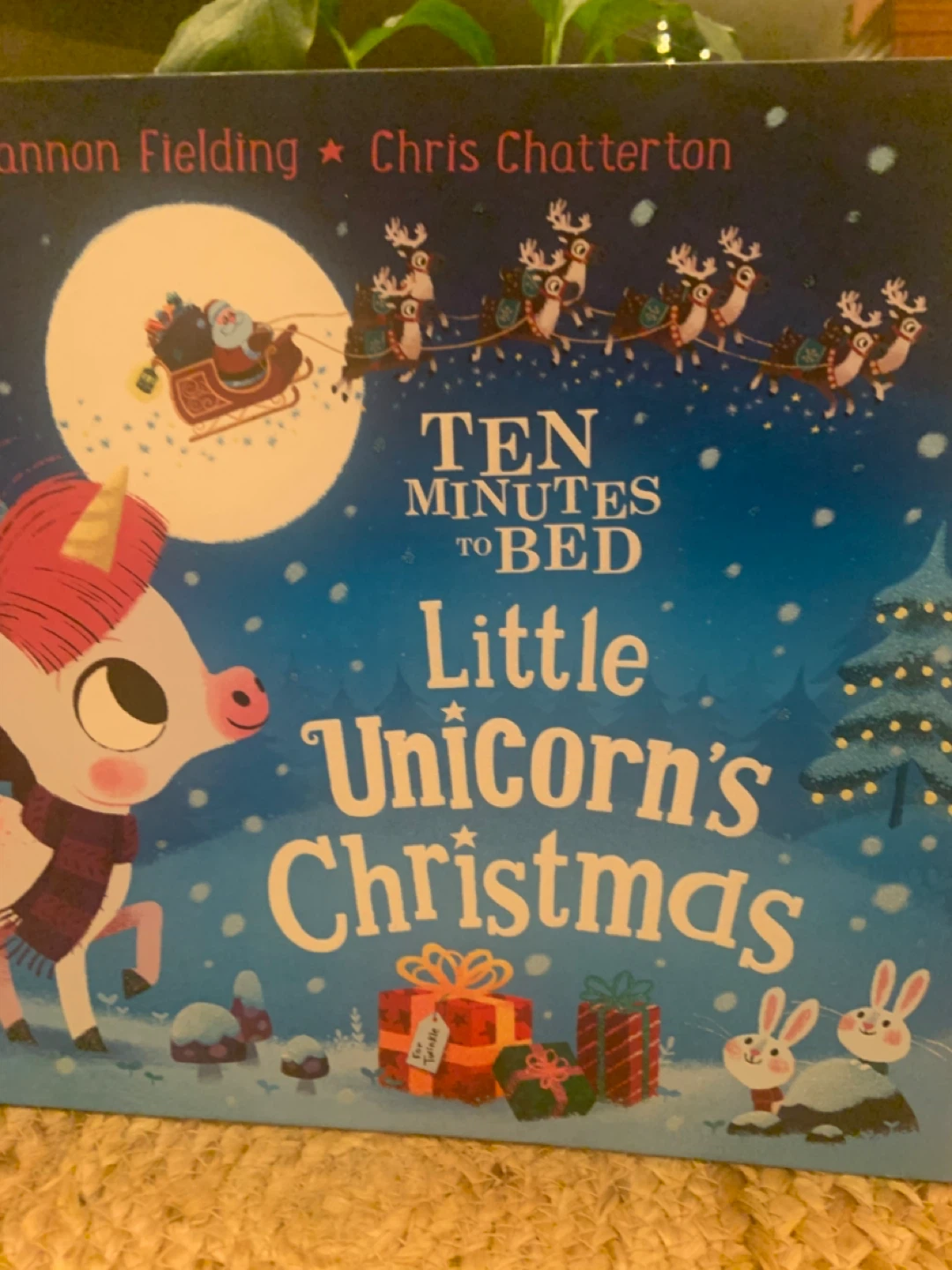 Ten Minutes to Bed: Little Unicorn's Christmas Book - photo 3