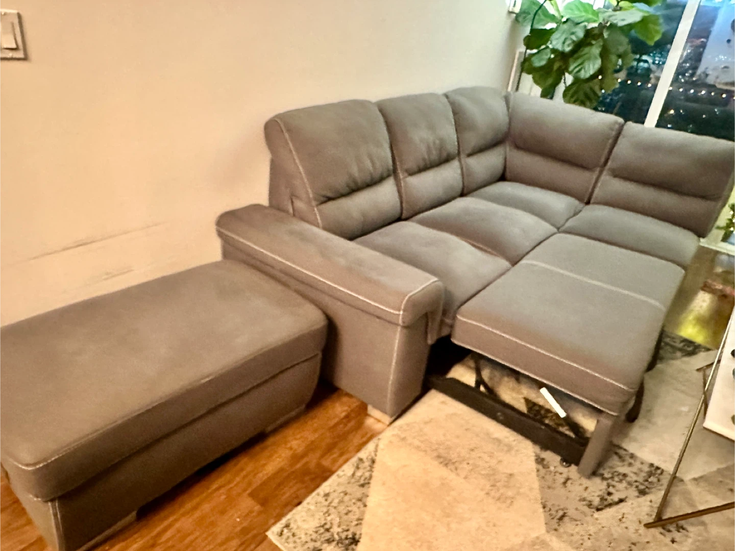 Leon’s Sectional with Pull Out Bed & Storage | No damages at all